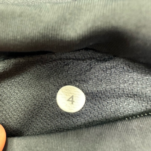 Lululemon full length leggings size 4 geometric print with pockets - Picture 7 of 9